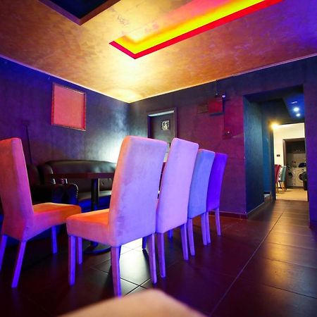 Karma Luxury Room Boekarest Buitenkant foto