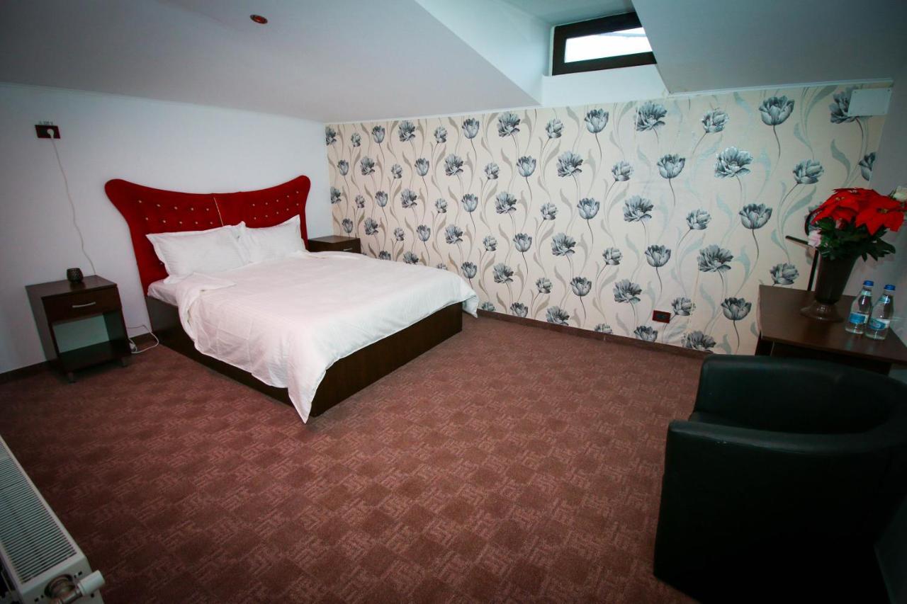 Karma Luxury Room Boekarest Buitenkant foto