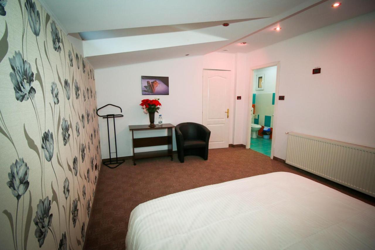 Karma Luxury Room Boekarest Buitenkant foto