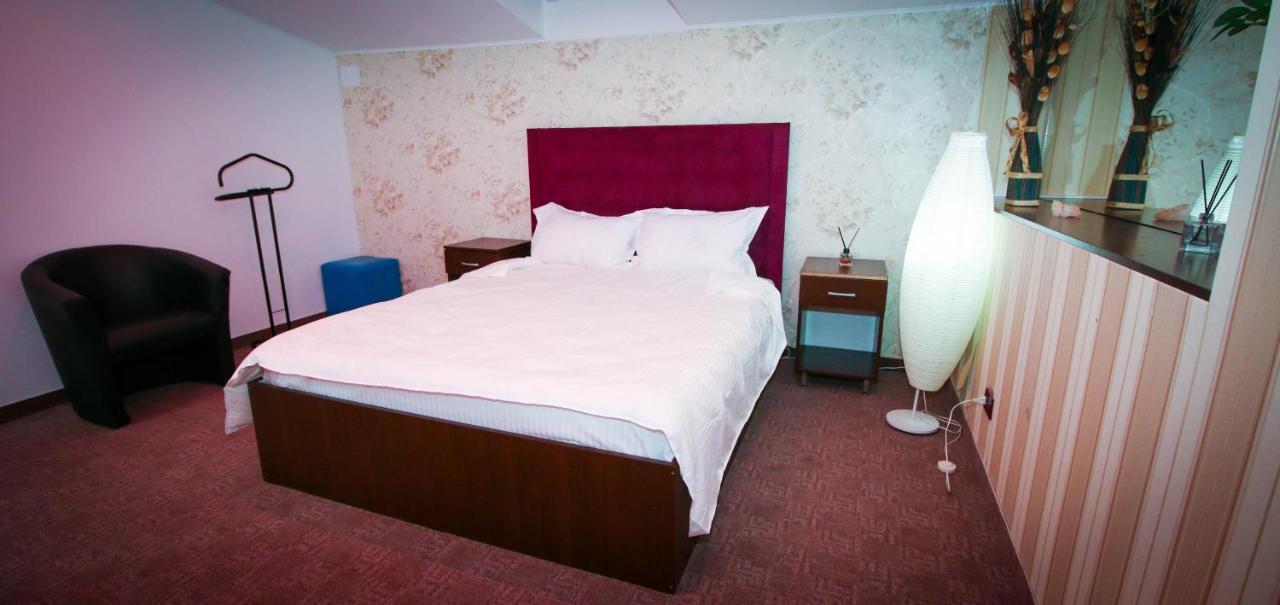 Karma Luxury Room Boekarest Buitenkant foto