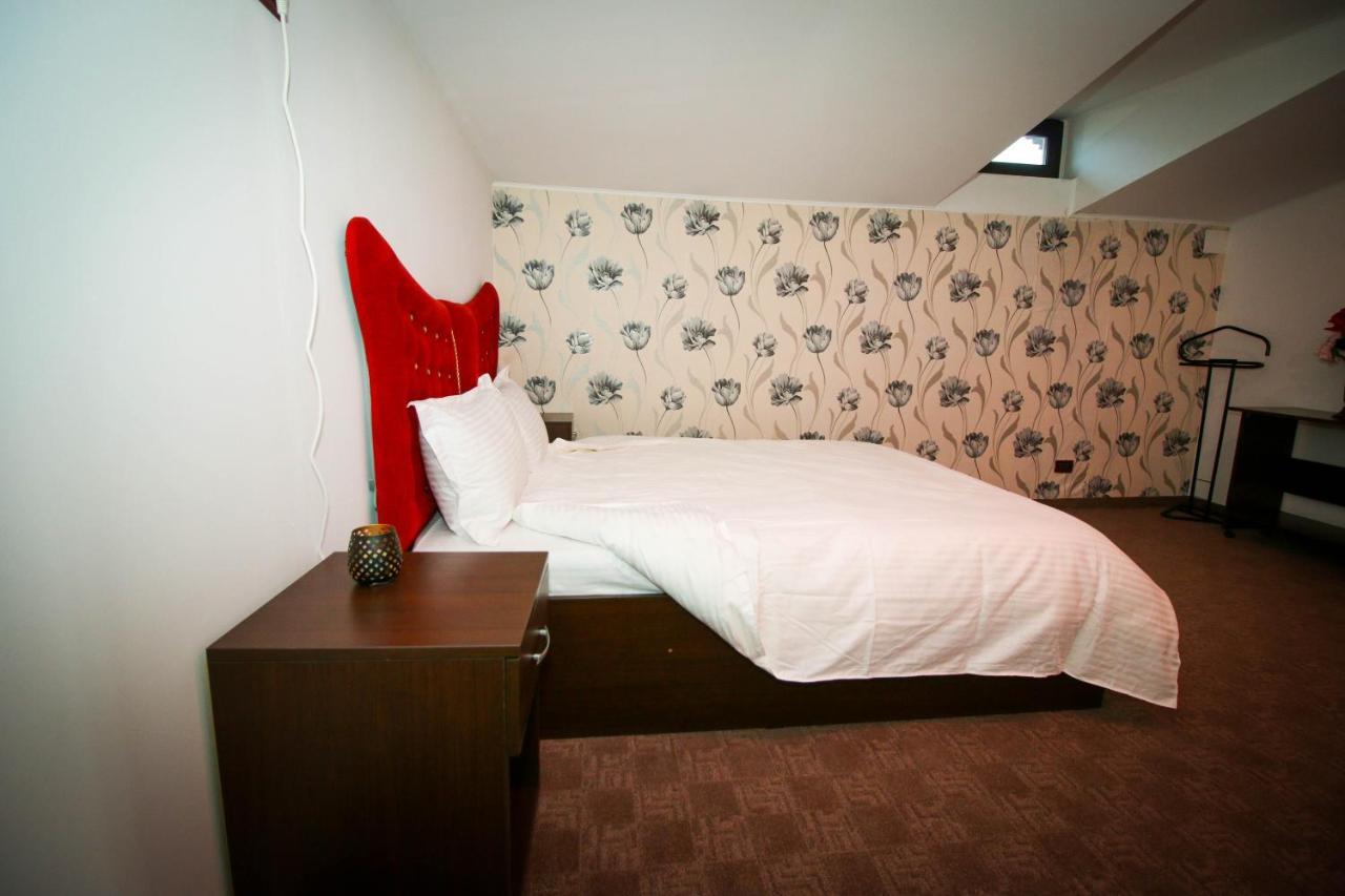Karma Luxury Room Boekarest Buitenkant foto