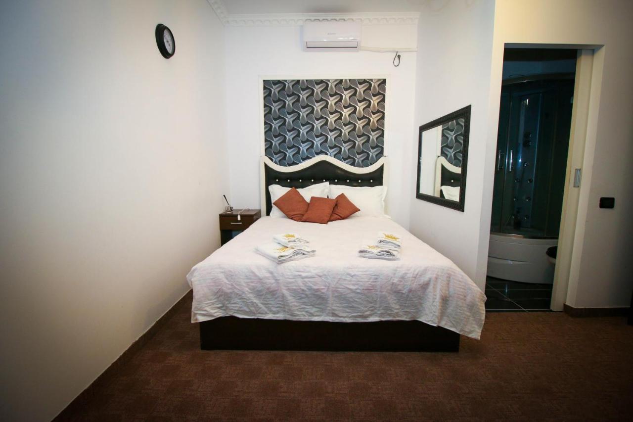 Karma Luxury Room Boekarest Buitenkant foto