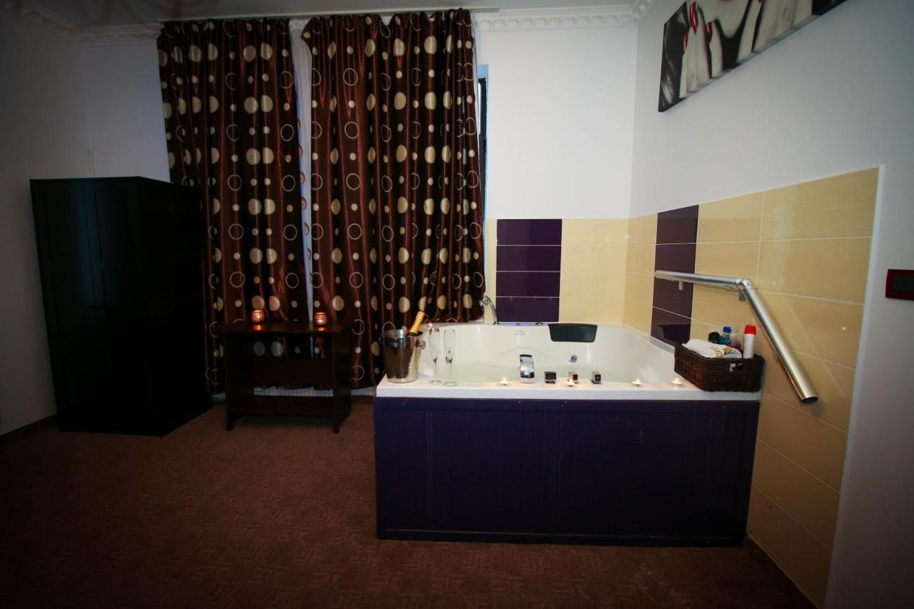Karma Luxury Room Boekarest Buitenkant foto