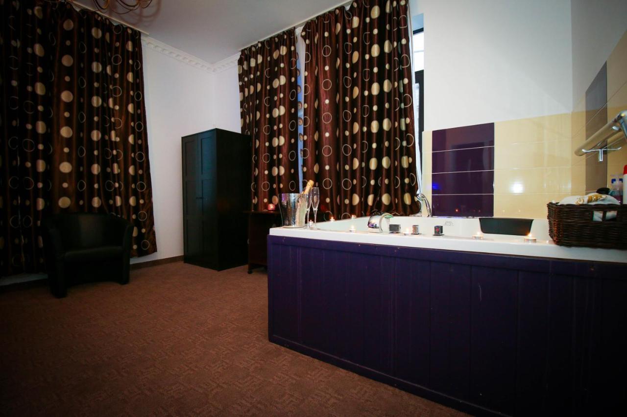 Karma Luxury Room Boekarest Buitenkant foto